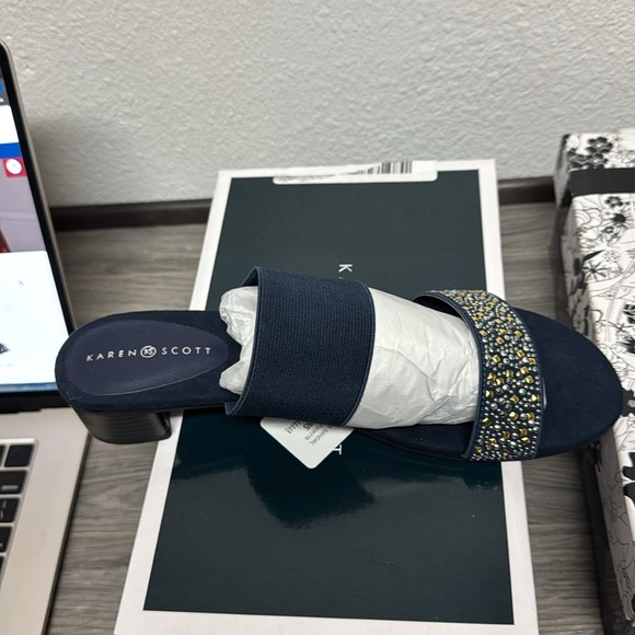 Karen Scott Edeth Dress Sandals - Picture 5 of 6